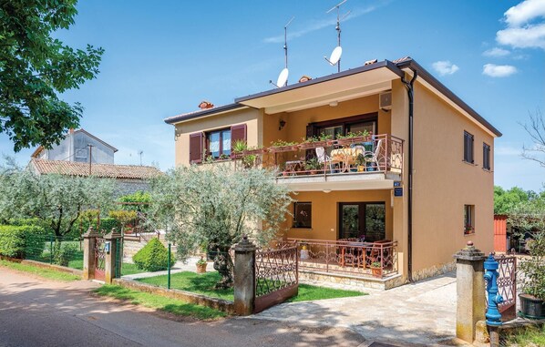Exterior - Stunning apartment in Umag with WiFi (Umag)