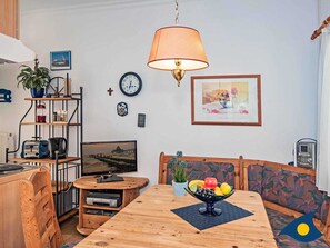 Unclassified image, 5 of 14, button