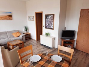 Unclassified image, 5 of 19, button