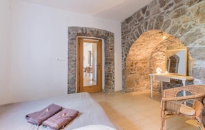 4 slaapkamers, reisbedje, gratis wifi, beddengoed