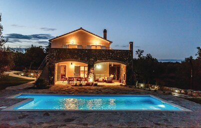 Cozy home in Zgaljici