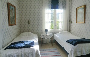 2 bedrooms, travel cot