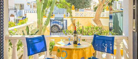 تناول الطعام بالخارج