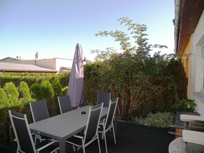 屋外ダイニングエリア