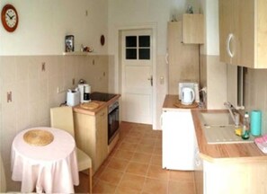 Fridge, microwave, oven