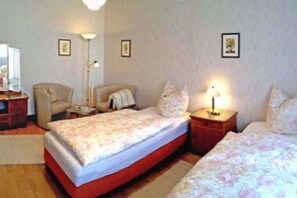 2 Schlafzimmer, Reisekinderbett, WLAN, Bettwäsche