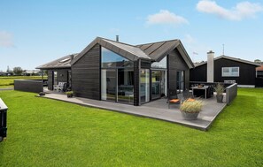 Exterior - Cozy home in Sæby with house sea view (Sæby)