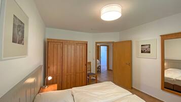 3 Schlafzimmer, Reisekinderbett, WLAN