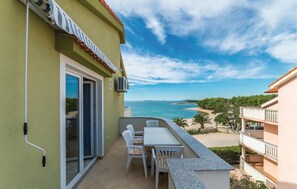 Outdoor dining - Lovely apartment in Povljana (Povljana)