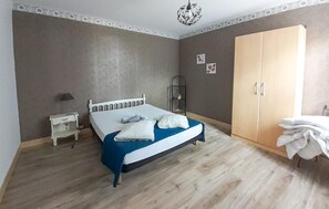 4 habitaciones, cuna de viaje y wifi gratis 