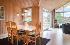Dining - Pet friendly home in Henne with sauna (Henne)