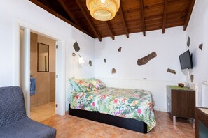 1 chambre, fer et planche à repasser, Wi-Fi gratuit, draps fournis