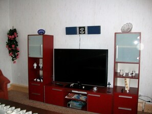 Unclassified image, 5 of 13, button