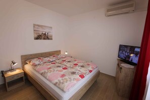 2 habitaciones, tabla de planchar con plancha y wifi