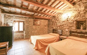 5 bedrooms, free WiFi