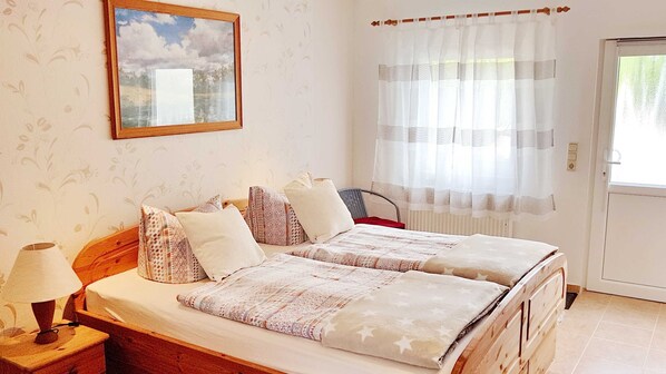 1 bedroom, WiFi, bed sheets