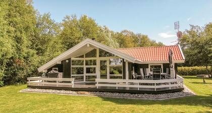 Gorgeous home in Humble with sauna