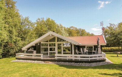 Gorgeous home in Humble with sauna