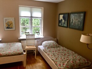 2 chambres, fer et planche à repasser, Wi-Fi, draps fournis