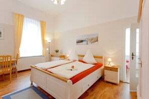 Unclassified image, 4 of 16, button