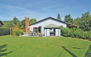 Exterior - Beautiful home in Somme-Leuze with sauna (Somme-Leuze)