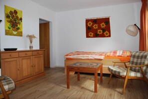 3 bedrooms, WiFi, bed sheets