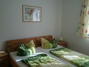 2 chambres, lit parapluie, Wi-Fi, draps fournis