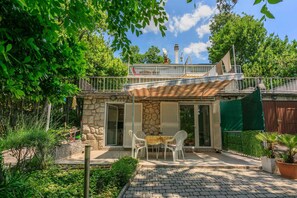 屋外ダイニングエリ�ア