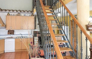 Interior - 4 bedroom amazing home in Masueco (Masueco)