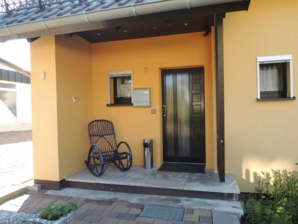 Unclassified image, 1 of 20, button