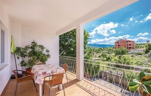 Outdoor dining - Gorgeous apartment in Novi Vinodolski (Novi Vinodolski)