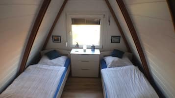 2 slaapkamers, een strijkplank/strijkijzer, reisbedje, wifi