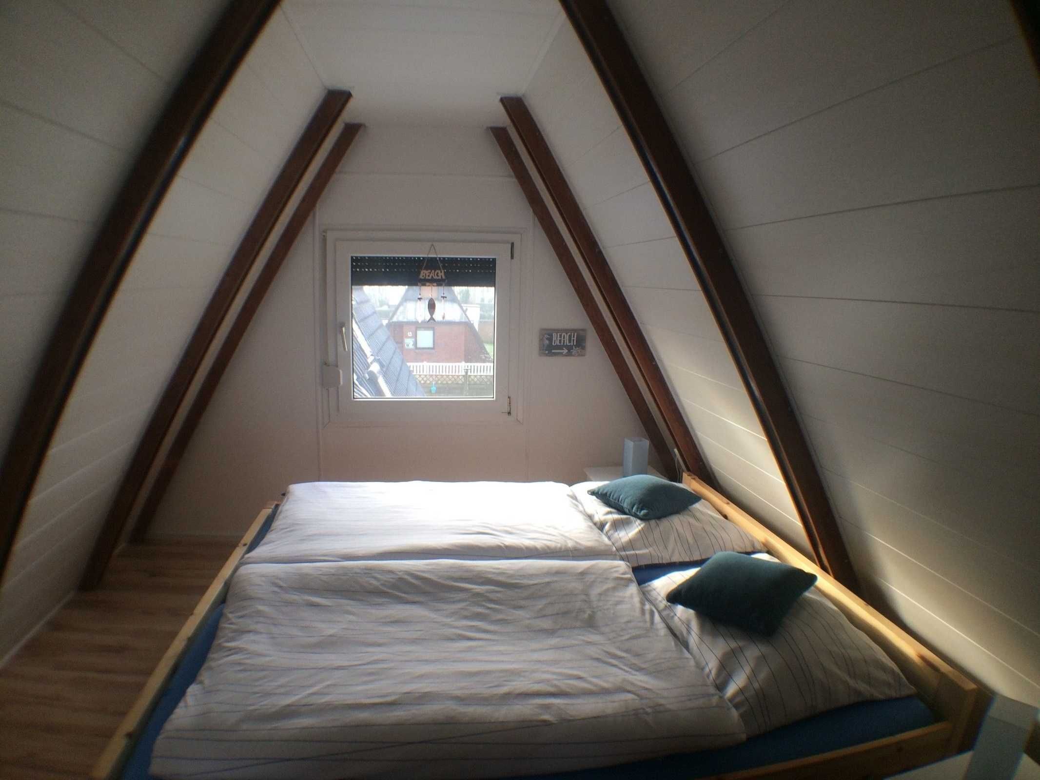 2 slaapkamers, een strijkplank/strijkijzer, reisbedje, wifi