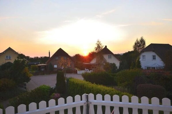 Unclassified image, 1 of 10, button