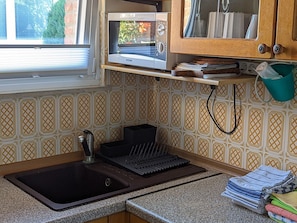 Unclassified image, 5 of 9, button