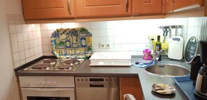 Køleskab, mikrobølgeovn, ovn, opvaskemaskine