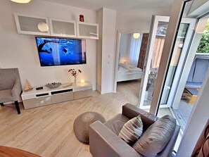 2 Schlafzimmer, Schreibtisch, Reisekinderbett, WLAN