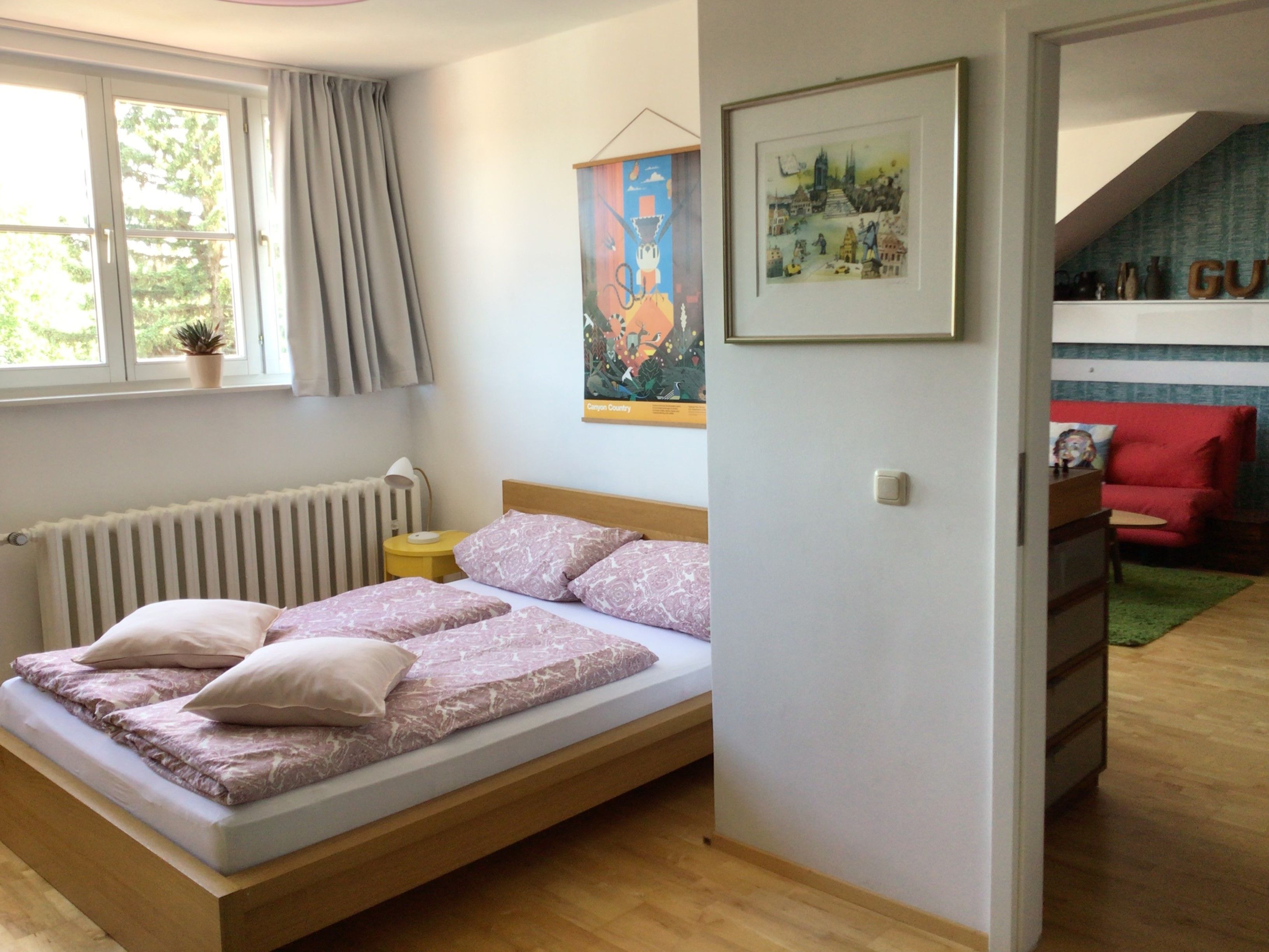 3 Schlafzimmer, Schreibtisch, Bügeleisen/Bügelbrett, Reisekinderbett