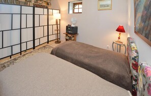 9 chambres, lit parapluie, Wi-Fi gratuit, draps fournis