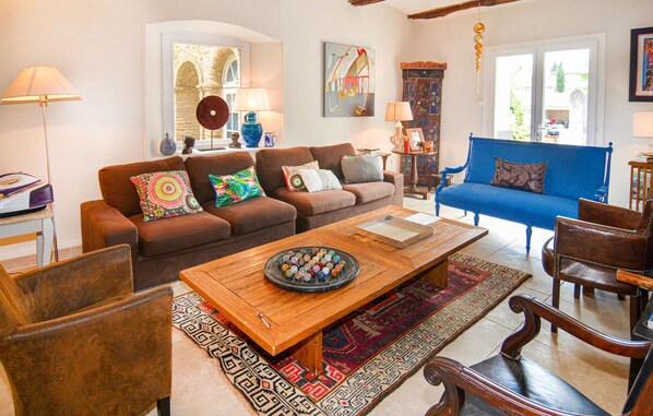 Cheminée, lecteur de DVD, chaßne hi-fi