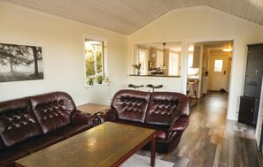 TV - Lovely home in Trosa with kitchen (Trosa)