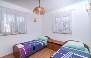 2 bedrooms, free WiFi, bed sheets - 2 bedroom gorgeous apartment in Supetar (Supetar)