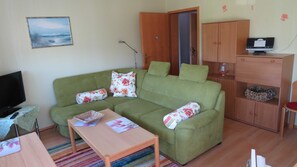 Flat-screen TV - Apartment 2 Gabi Mülling - Apartments Gabi Mülling only 130m from the beach (Heringsdorf)