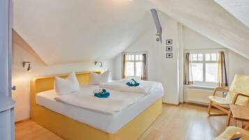 4 Schlafzimmer, Reisekinderbett, WLAN, Bettwäsche