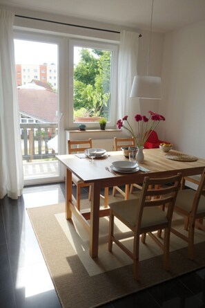 Dining - *Ferienwohnung Kern - Wolke 7 - GM 69469 - *Ferienwohnung - Wolke 7 - SNR: 35 (Graal-Müritz)