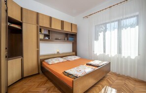 2 bedrooms, free WiFi, bed sheets