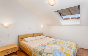 2 bedrooms, in-room safe, iron/ironing board, free WiFi - 2 bedroom cozy apartment in Punat (Punat)