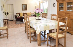 Dining - Cozy home in Lestre with WiFi (Lestre)