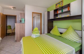 1 bedroom, free WiFi, bed sheets