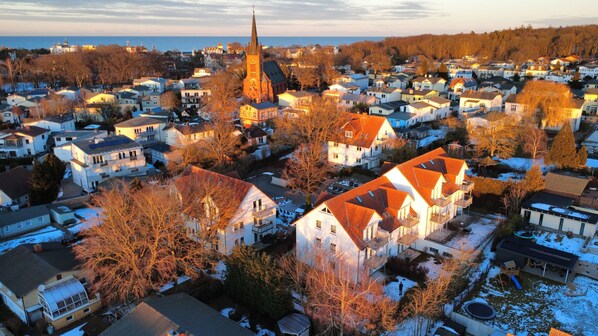 Unclassified image, 1 of 35, button